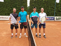 Semifinalist� �ty�hra mu�i zleva :  Petra Hor�kov�, Gabriela Hrubanov�, Linda �ev��kov�, Petra Csabi