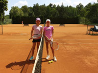 Semifinalistky dvouhry zleva :  Ellen Pavli�ov�, Veronika Klar