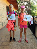 3.m�sto �ty�ha mlad�� �a�ky zleva :  Ad�la Sixtov�, Tereza Kn�pkov�