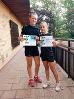 2.m�sto �ty�hra star�� �a�ky zleva :  Motykov� Mark�ta, Motykov� Ad�la