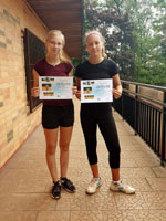 3.m�sto �ty�hra star�� �a�ky zleva :  Magdal�na Sli�ov�, Nat�lie Bury