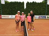 Semifinalistky �ty�hry zleva :  Natalia Pyszko, Eli�ka Helio�ov�, Ad�la Motykov�, Mark�ta Motykov�