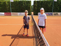 O 3.m�sto zleva :  Mat�j Marek, Karol�na Konderlov�