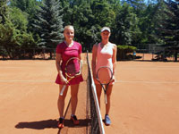 Semifinalistky dvouhra �eny zleva :  Karol�na Kub��ov�, Gabriela Hor��kov�