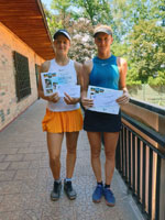 2.m�sto �ty�hra �eny zleva :  Kate�ina Mandel�kov�, Gabriela Hor��kov�