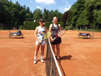 Semifinalistky dvouhra �eny zleva :  Gabriela Hrubanov�, Nikola Tomanov�