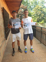 1.m�sto �ty�hra mu�i zleva :  Michal Lu�ovsk�, Jan Jerm��