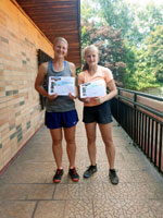 1.m�sto �ty�hra �eny zleva :  Nikola Tomanov�, Karol�na Kub��ov�