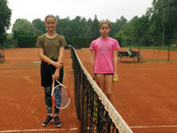 Semifinalistky dvouhry zleva :  Zuzana Zemanov�, Josef�na H�nschov�