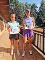 1.m�sto �ty�hra dorostenky zleva :  Eli�ka Konvi�kov�, Hana Macurov�