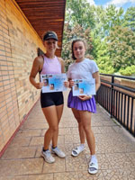 3.m�sto �ty�hra dorostenky zleva :  Kl�ra Sikorov�, Valent�na H�nschov�