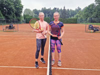 Semifinalist� �ty�hry zleva :  Nella Chiara Ondrou�kov�, Krist�na Dama�kov�