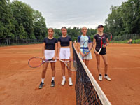 Semifinalistky �ty�hry zleva :  Lucie Gontkov�, Iva Braunerov�, Vendula Pituchov�, Mia Schimandlov�