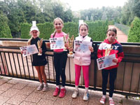 Medailist� zleva :  Barbora Vychodilov�, Diana Kapustov�, Ad�la Strupkov�, Lucia Pisar��kov�