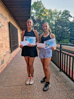 1.m�sto �ty�hra �eny zleva :  Aneta Pobo�ilov�, Michaela Svobodov�