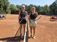 Semifinalistky dvouhry �en zleva :  Charlotte Felux, Ag�ta Horutov�