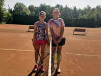 Semifinalistky dvouhry zleva :  Lucie N�dvorn�kov�, Lilien Hupkov�