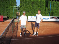 Finalist� dvouhry dorostenc� zleva :  Robert Ho�elka, Petr Mandel�k
