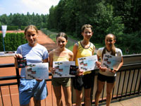 Finalist� �ty�hry star��ch ���ek zleva :  Tereza Kre�merov�, Mark�ta He�kov�, Lenka Hrom�dkov�, Carolina Vos�tkov�
