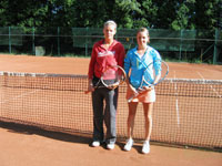 Semifinalistky dvouhry zleva :  Tereza vecov, Klra Dohnalov