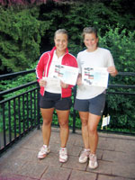 1.m�sto �ty�hra �eny zleva :  Radana Holu�ov�, Eva V�lkov�