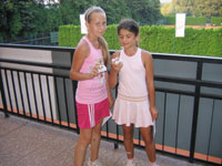 1.m�sto �ty�hra mlad�� �a�ky zleva :  Dominika Holu�ov�, Beata Kotl�rov�