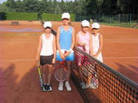 Finalistky �ty�hra mlad�� �a�ky zleva :  Kl�ra Tunegov�, Laura Havlov�, Dominika Holu�ov�, Beata Kotl�rov�