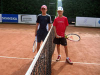 Semifinle dvouhry zleva :  Daniel Oana, Tom Farga