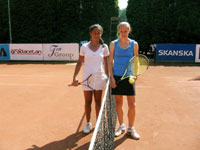 Semifinalistky dvouhry žen zleva : Pernilla Mendesová, Jarmila Sikorová