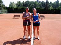 Semifinalistky dvouhry žen zleva : Michaela Bezdíčková, Marie Mayerová