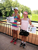 Finalistky dvouher d�vek zleva :  Tereza Sv�chov�, Karol�na Koc�