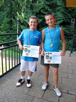 1. m�sto �ty�hra ho�i zleva :  Dominik Szturc, Adam Jadamus