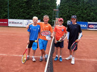 Semifinalist� �ty�hry hoch� zleva :  Pavel Drong, Adam Jadamus, �t�p�n Kaleta, Matou� Myslivec