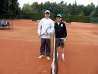 Finalist� dvouhry ��k� zleva :  Martin Mat�sek, Dalibor Svr�ina