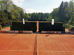 Tenisov� are�l v T�inci na Lesn� ulici