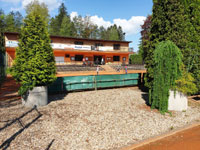 Pohled na budovu z dvorc