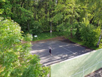 Odrazová zeď ze střechy