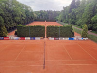 Pohled na areál z balkónu