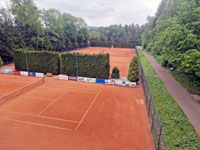 Pohled na areál z balkónu