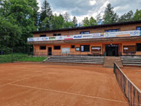 Pohled na správní budovu