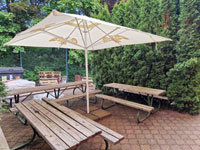 Pohled na správní budovu