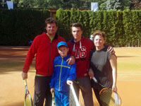 astnci turnaje zleva :  David Sikora, David Sikora, Ondej Motyka, Renata Motykov