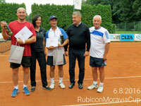 3.msto zleva :  Duan Adamk, Van Manh Cao
