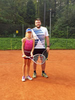 Rodinn dvojice zleva :  Mia Schimandlov, Tom Pilch