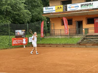 astnci turnaje zleva :  Petr Klus