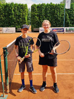 astnci turnaje zleva :  Jan Wawreczka, Pavlna Raszkov