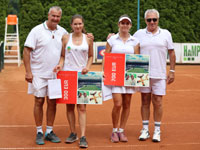 Pedn cen zleva :  Michaela Honov, Zuzana Zlochov