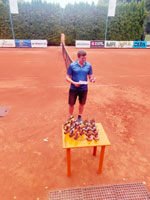 Vyhl�en� v�t�z� :  Zden�k Turo�