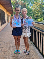 3.msto tyhra star aky zleva :  Nikol Fbikov, Tereza Vychodilov